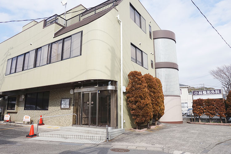 外観です。駐車場もございます。